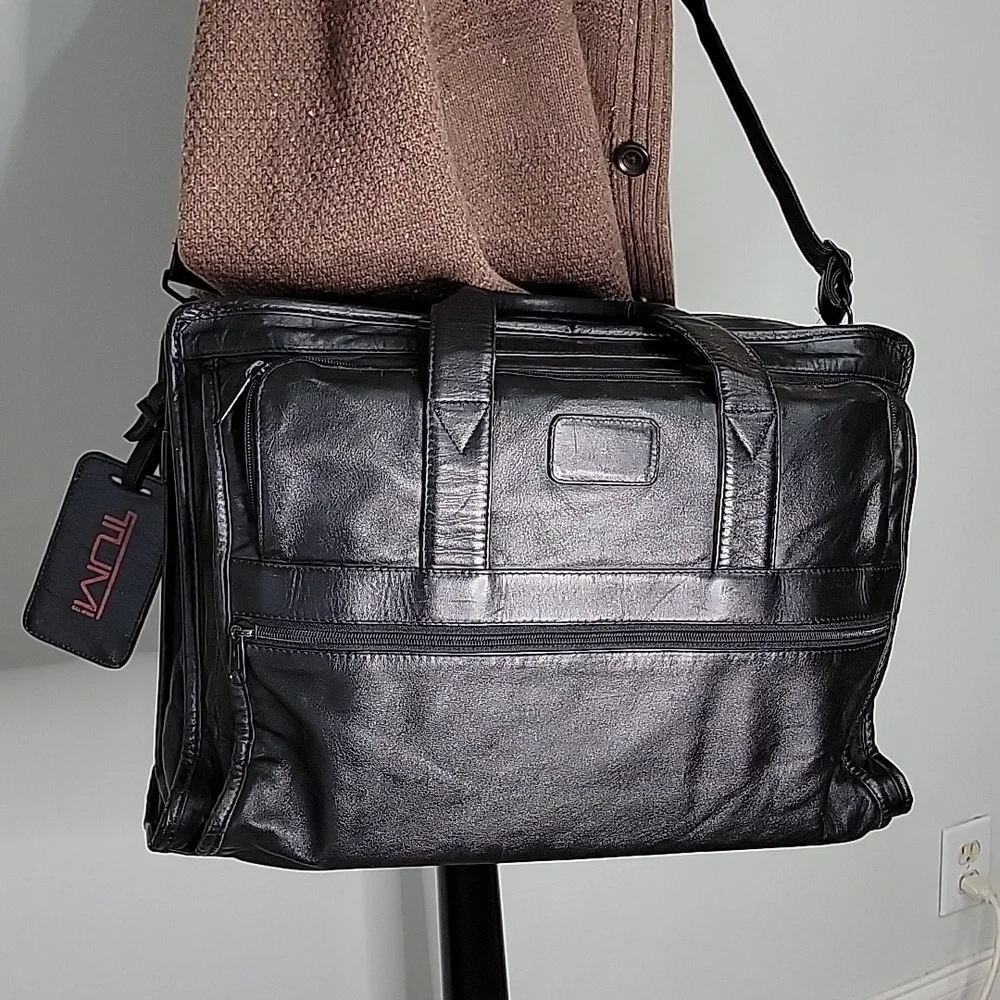 TUMI Black Leather Expandable Padded Laptop Briefcase Messenger Bag Vintage